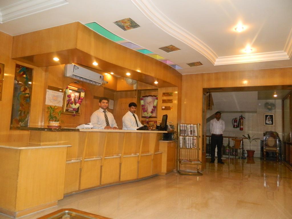 Hotel Singh International Deli Exterior foto