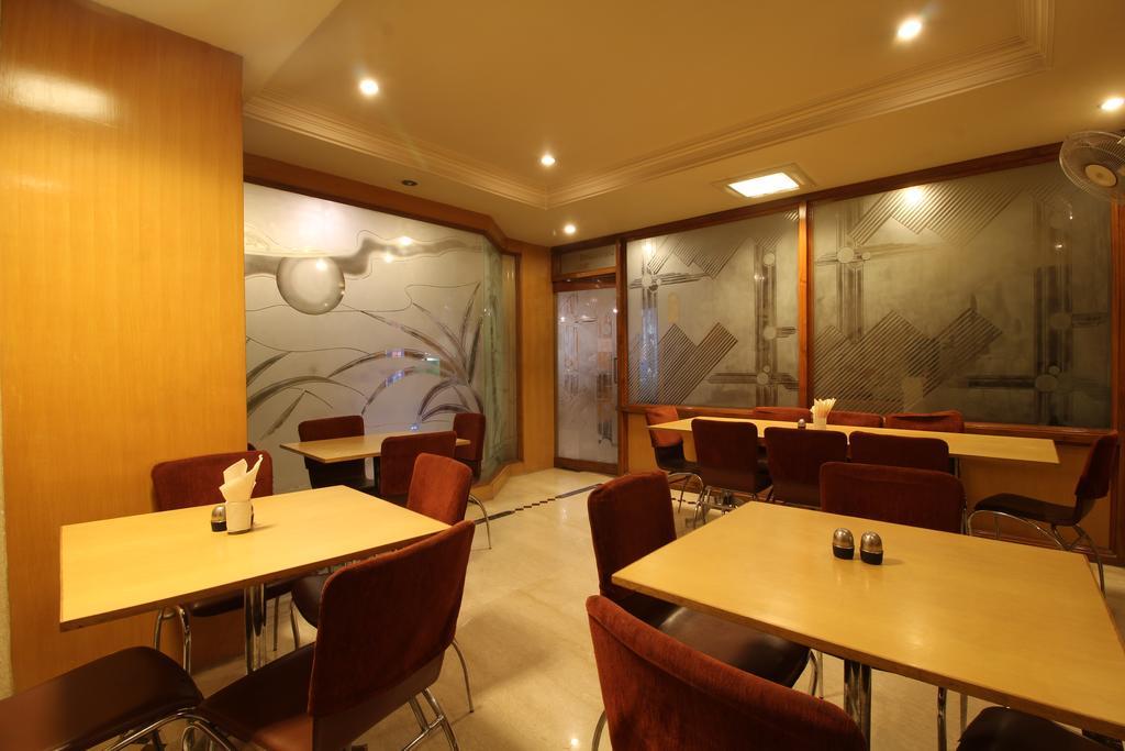 Hotel Singh International Deli Exterior foto